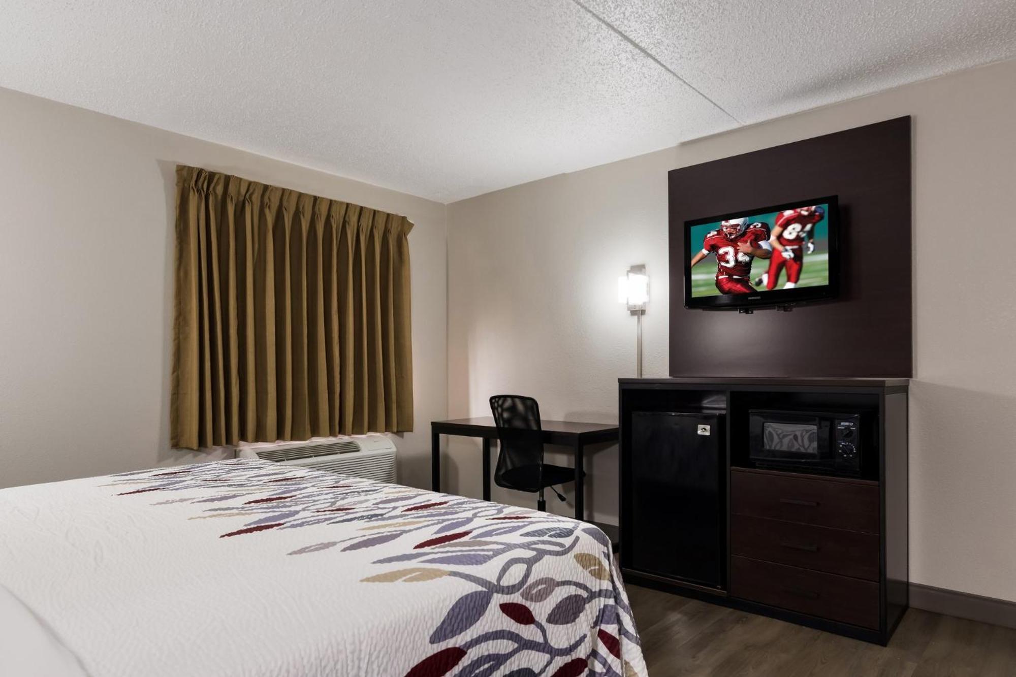 Red Roof Inn Hartford- Нью-Бритен Экстерьер фото