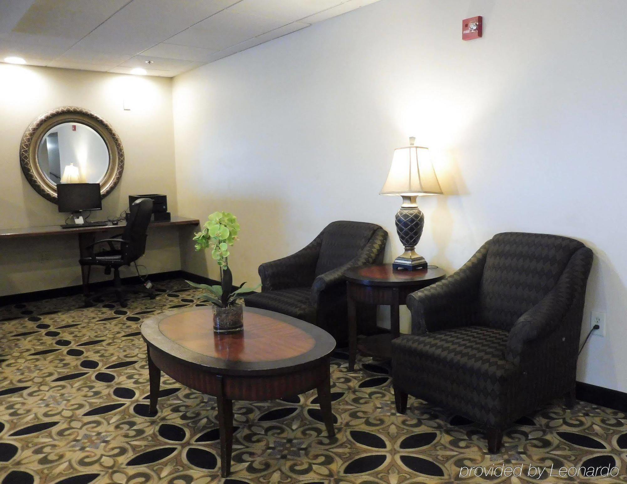 Red Roof Inn Hartford- Нью-Бритен Экстерьер фото